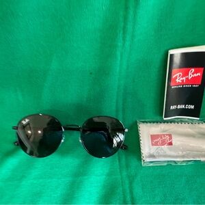 RAY BAN SUNGLASSES RB3681 NWOT